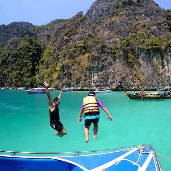 Phi-Phi-Island-Maya-Bay-Khai-Nok-Island-Speedboat-5