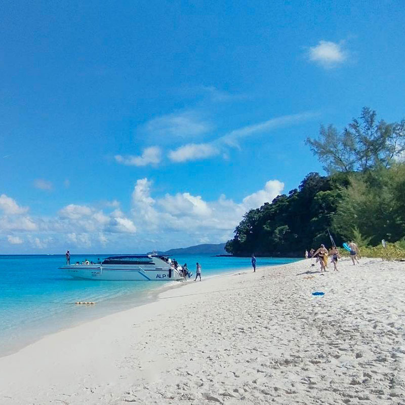 Phi-Phi-islands-Bamboo-island-day-tours-krabi Phi-Phi-islands-Bamboo-island-day-tours-krabi