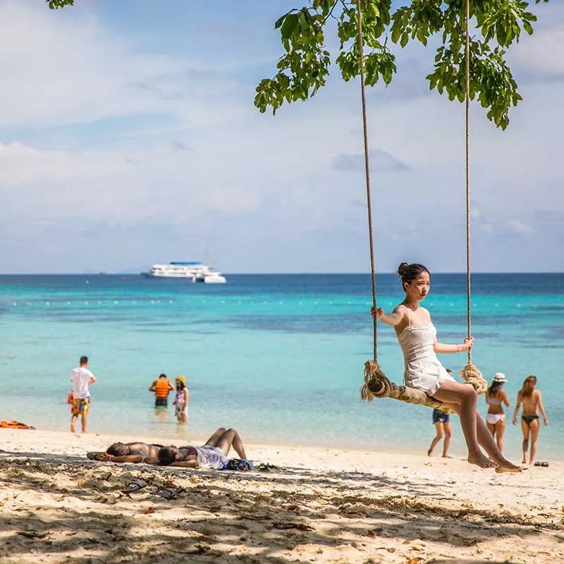 Premium-speedboat-day-trip-Koh-Rok-Koh-Haa-Phuket-4