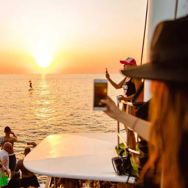party-boat-club-phuket-hype-luxury-trip