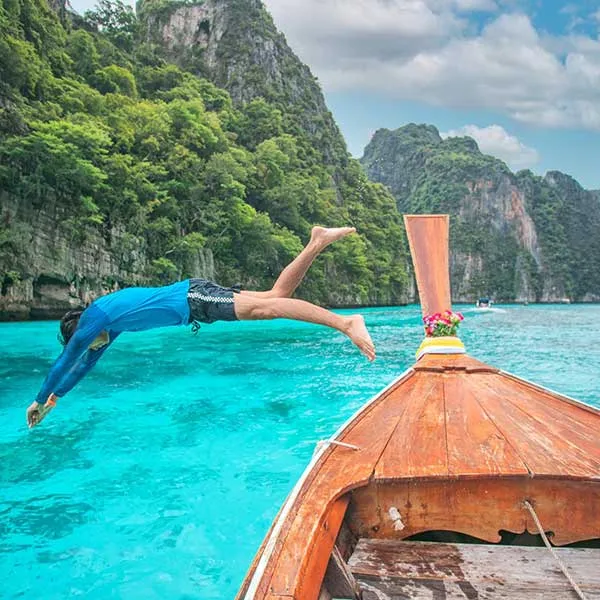 swimming-pileh-lagoon-phiphi-island-tour-phuket