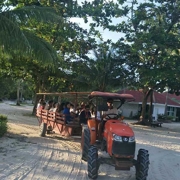 Half-Day-Afternoon-Sunset-Racha-Island-Tour-Phuket-12