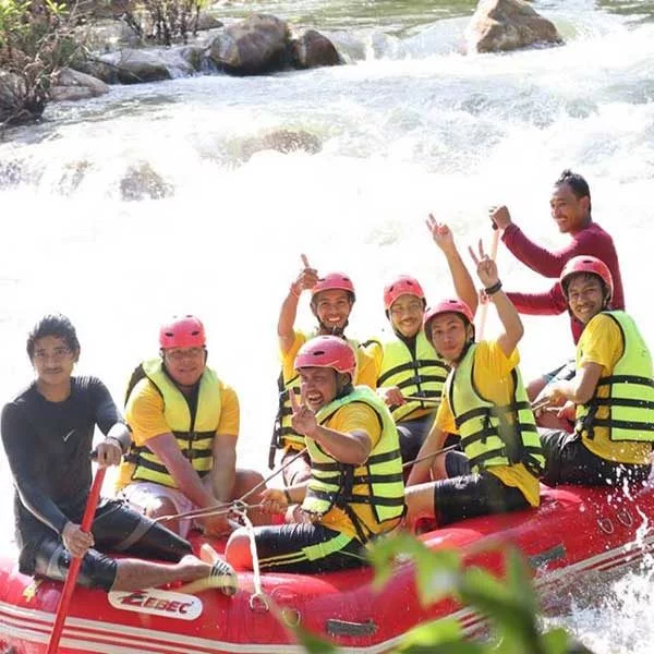 D2.-Day-Trip-White-Water-Rafting-7-km.-Waterfall-2