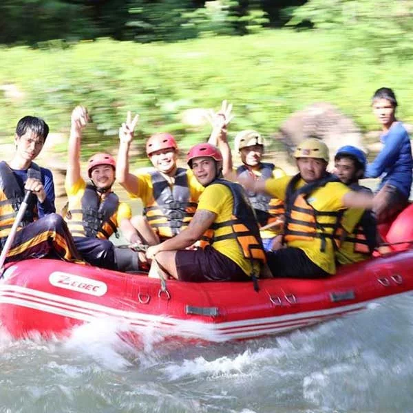 D2.-Day-Trip-White-Water-Rafting-7-km.-Waterfall-3