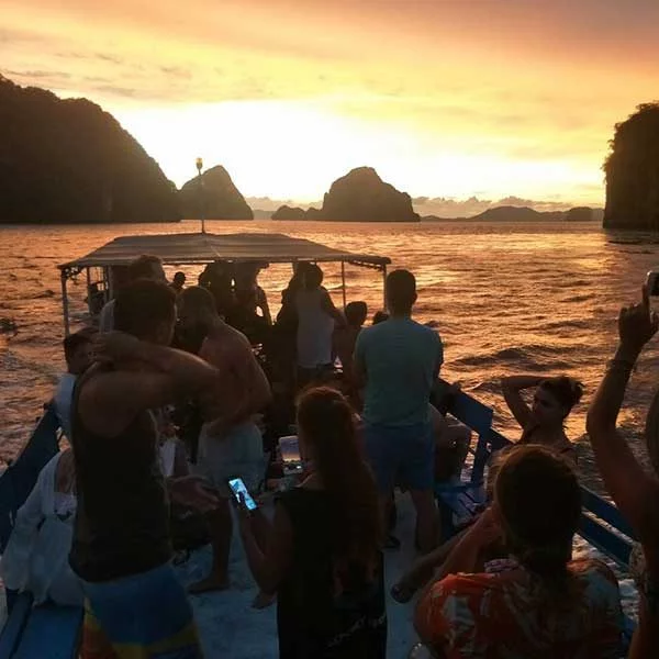 Krabi-Afternoon-Sunset-Tour-Hong-Island-by-big-boat-3