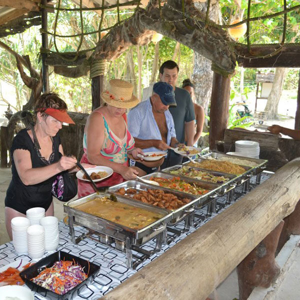 buffet-lunch-racha-island-tour-phuket