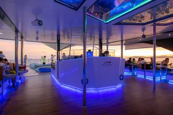DJ-boat-sunset-party-luxury-yacht-catamaran DJ-boat-sunset-party-luxury-yacht-catamaran