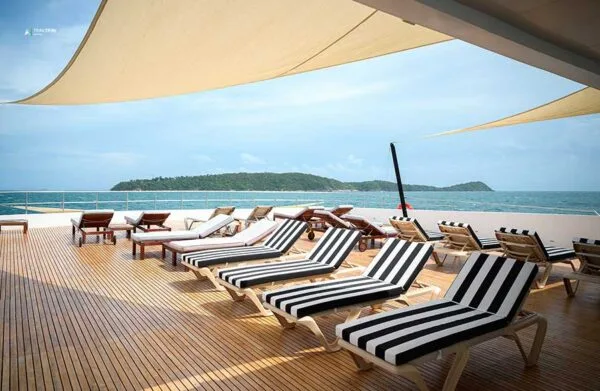 luxury-yacht-catamaran-andaman-passion-relax-floor luxury-yacht-catamaran-andaman-passion-relax-floor