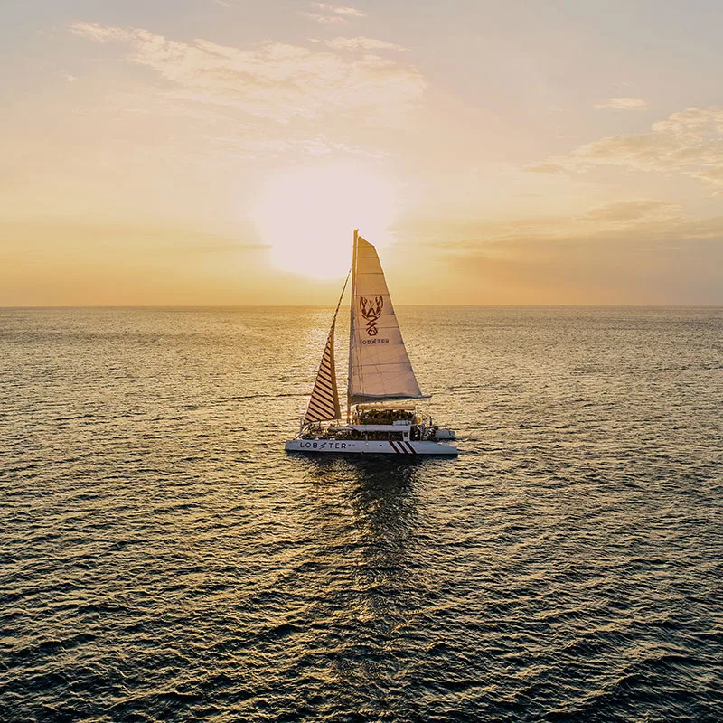 Day-trip-and-sunset-Phuket-Coral-Island-Banana-Bach-Yacht Day-trip-and-sunset-Phuket-Coral-Island-Banana-Bach-Yacht
