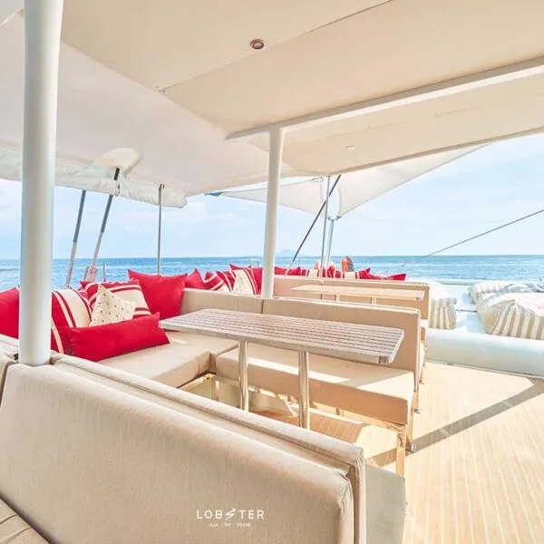 cabana-seat-at-lobster-yacht cabana-seat-at-lobster-yacht