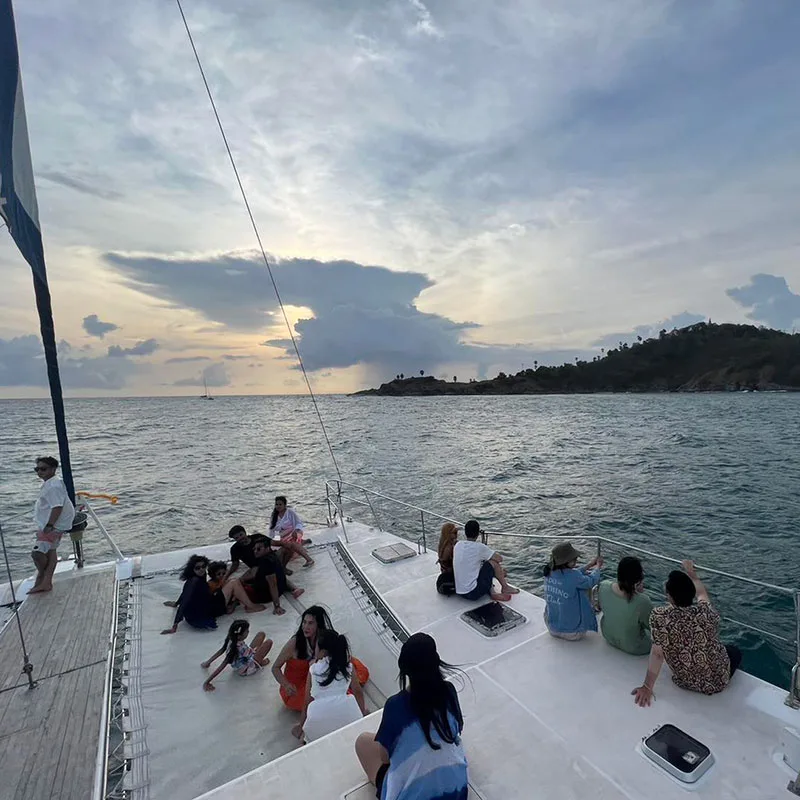 sailing-yacht-catamaran-sunset-tour-Coral-island–3