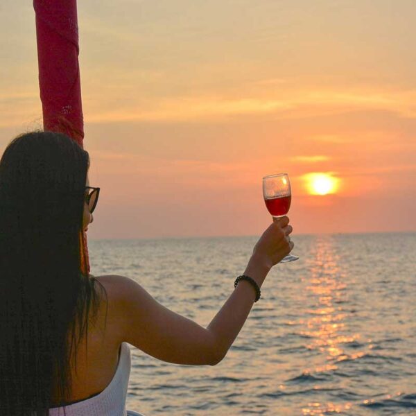 sunset-dinner-romantic-trip-phuket
