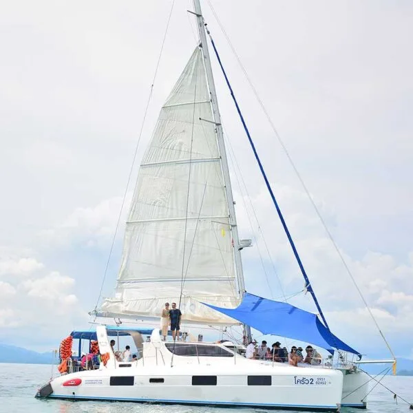 yacht-sailing-catamaran-half-day-tour-coral-island-sunset