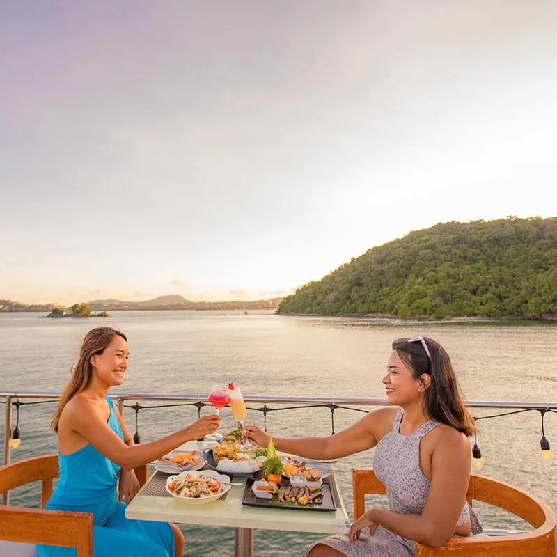 Phuket-sunset-dinner-cruise-romantic-trip-big-boat-2