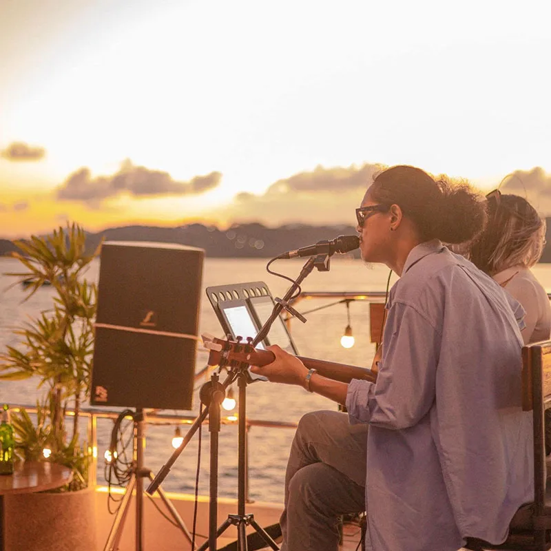 Phuket-sunset-dinner-cruise-romantic-trip-big-boat-4