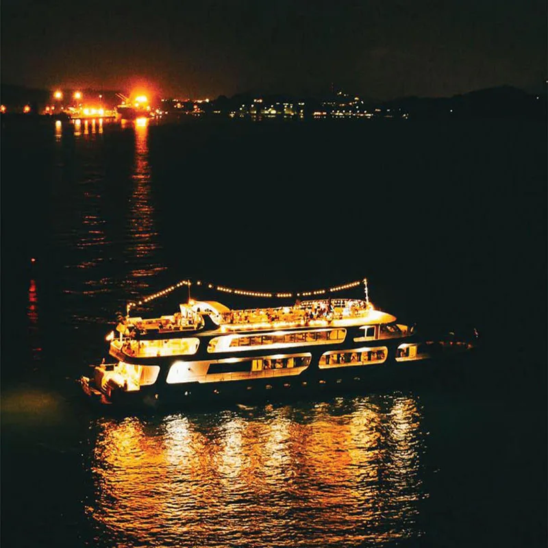 Phuket-sunset-dinner-cruise-romantic-trip-big-boat-5