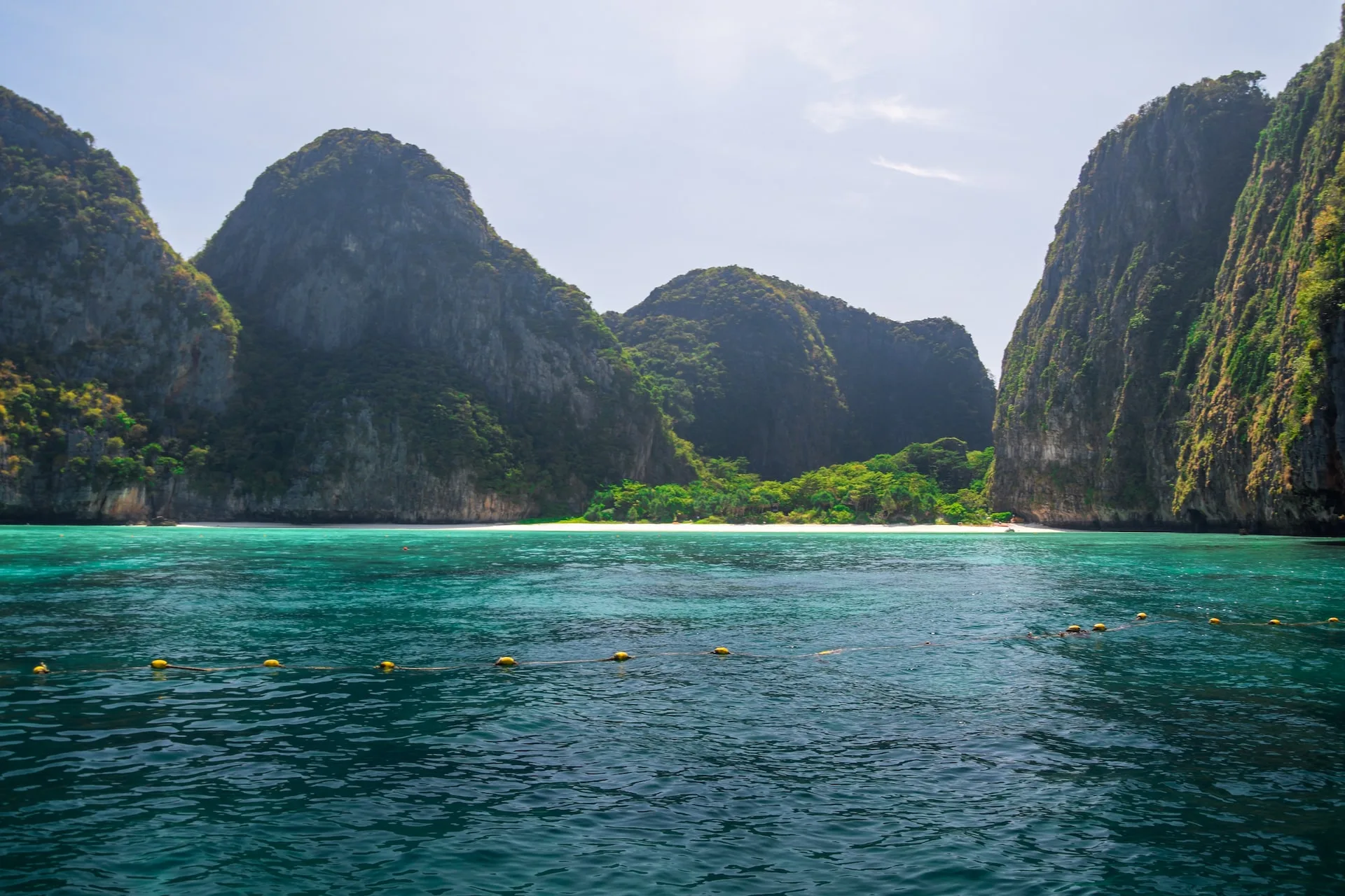 Maya-Bay-Phi-Phi-island-Phuket-Thailand