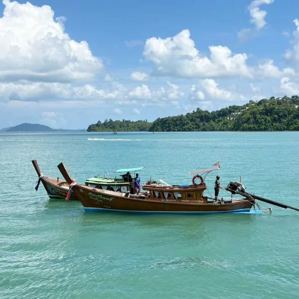 Ao-Por-Pier-Local-Boat-Charter-Half-Day-3-Islands-Trip