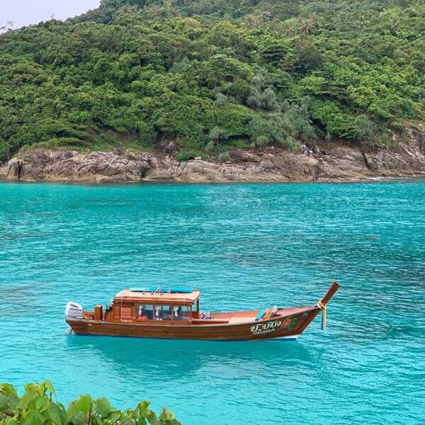 Private-Luxury-Longtail-Boat-in-Phuket