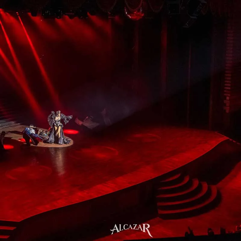 cabaret-ladyboy-show-Pattaya-Alcazar