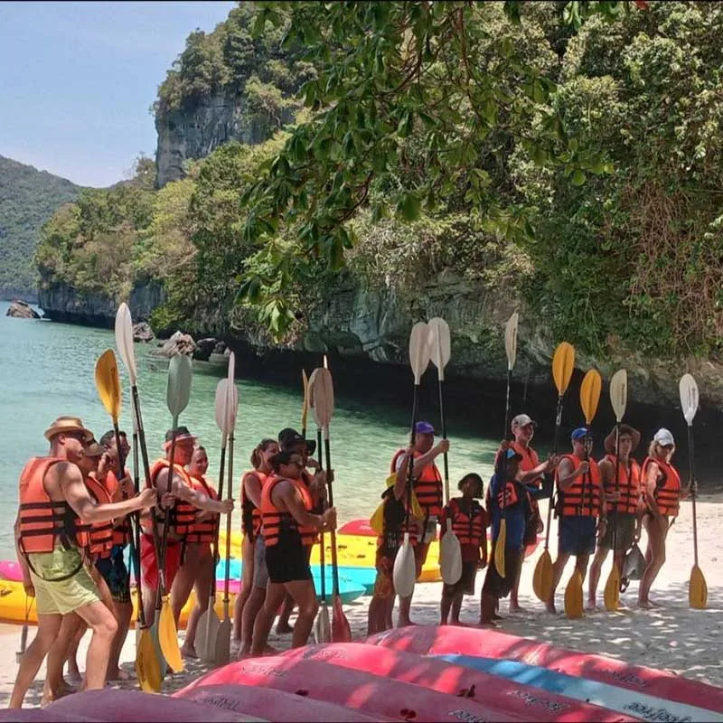 full-day-tours-kayak-Angthong-Marine-Park-vip-boat-3