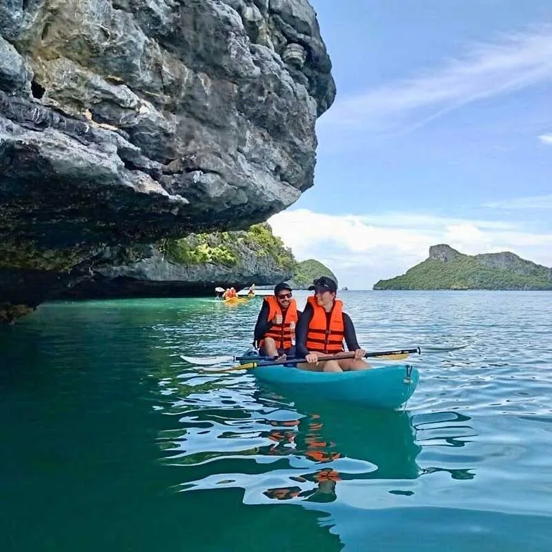 full-day-tours-kayak-Angthong-Marine-Park-vip-boat