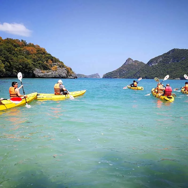 kayaking-Angthong-Marine-park-samui-vip-tour