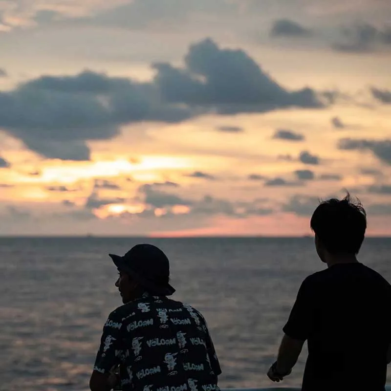 sunset-dinner-cruise-by-big-boat-Phuket-coral-island