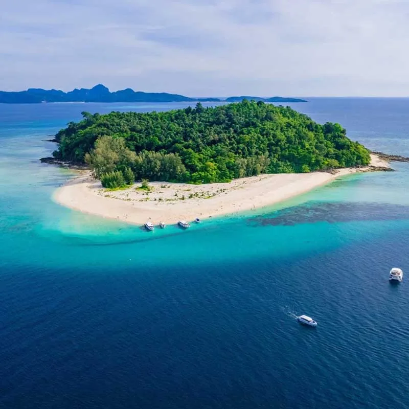 Luxury-Speed-Catamaran-tour-Phi-Phi-islands-Bamboo-Island-2 Luxury-Speed-Catamaran-tour-Phi-Phi-islands-Bamboo-Island-2