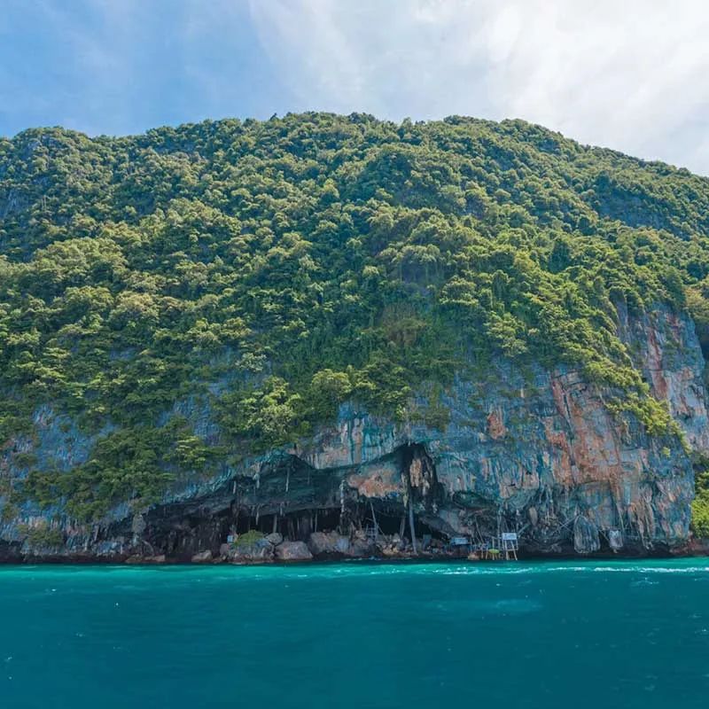 Luxury-Speed-Catamaran-tour-Phi-Phi-islands-Viking-cave-2 Luxury-Speed-Catamaran-tour-Phi-Phi-islands-Viking-cave-2