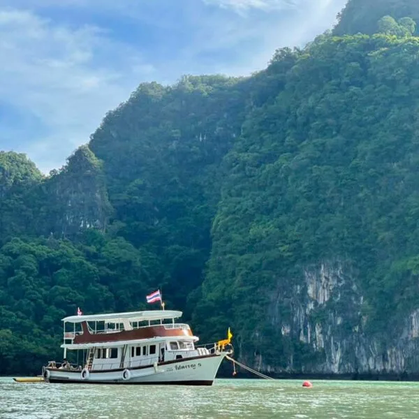 Premium-Big-Boat-James-Bond-Island-4-in-1-with-Canoeing