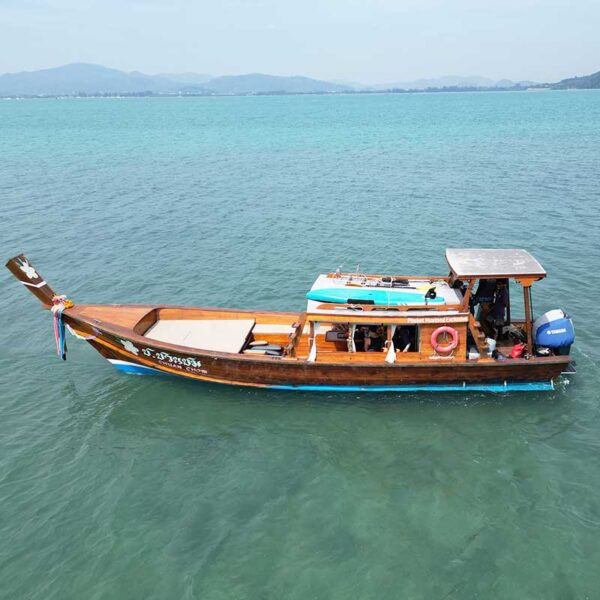 Private-Luxury-Longtail-Boat-in-Phuket-Chalong-Pier