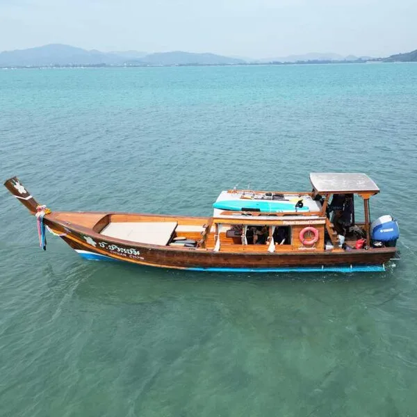 Private-Luxury-Longtail-Boat-in-Phuket-Chalong-Pier