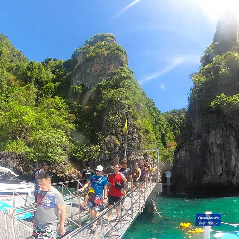 daily-trip-Phuket-Maya-Bay-The-Beach-by-speedboat-2