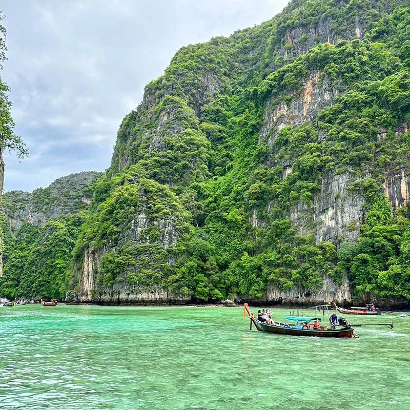 daily-trip-Phuket-Maya-Bay-The-Beach-by-speedboat-3