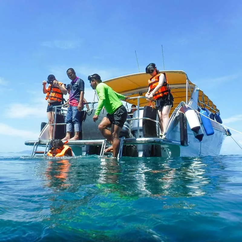 speedboat-trip-Phuket-daily-Phi-Phi-Maya-Bay-Bamboo-islands-2