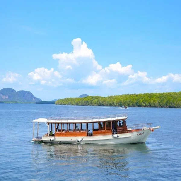Khao-Lak-Exclusive-Cruise-Day-Trip-Phang-Nga-Bay-&-James-Bond