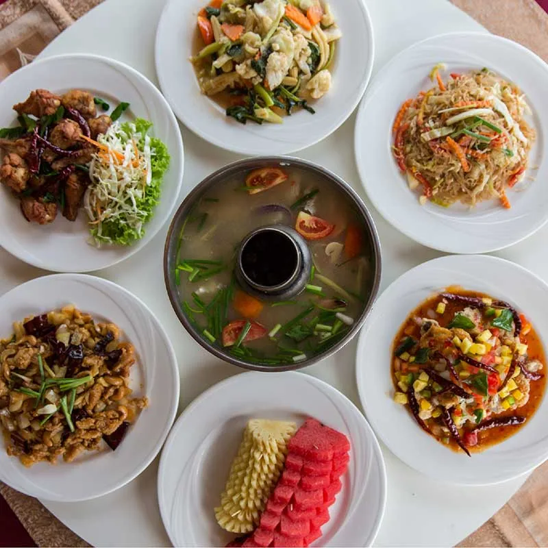 Phi-Phi-island-restaurant-join-tour-premium-speedboat-3
