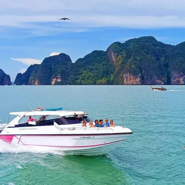 Phuket-Premium-speedboat-tours-Phi-Phi-Bamboo-Island-4