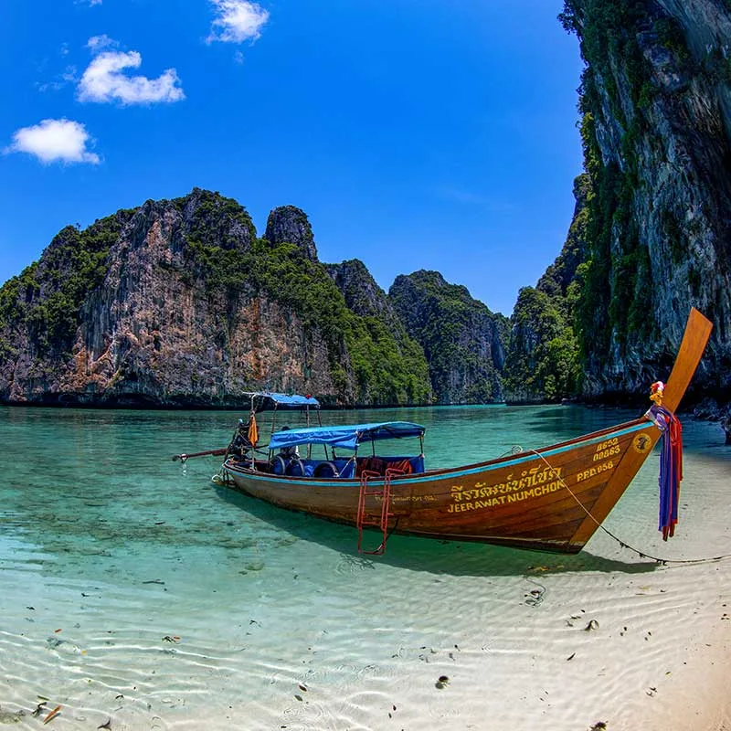 Pileh-lagoon-Phi-Phi-island-trip-premium-speedboat-Phuket-3