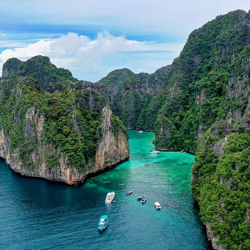 Pileh-lagoon-Phi-Phi-island-trip-premium-speedboat-Phuket