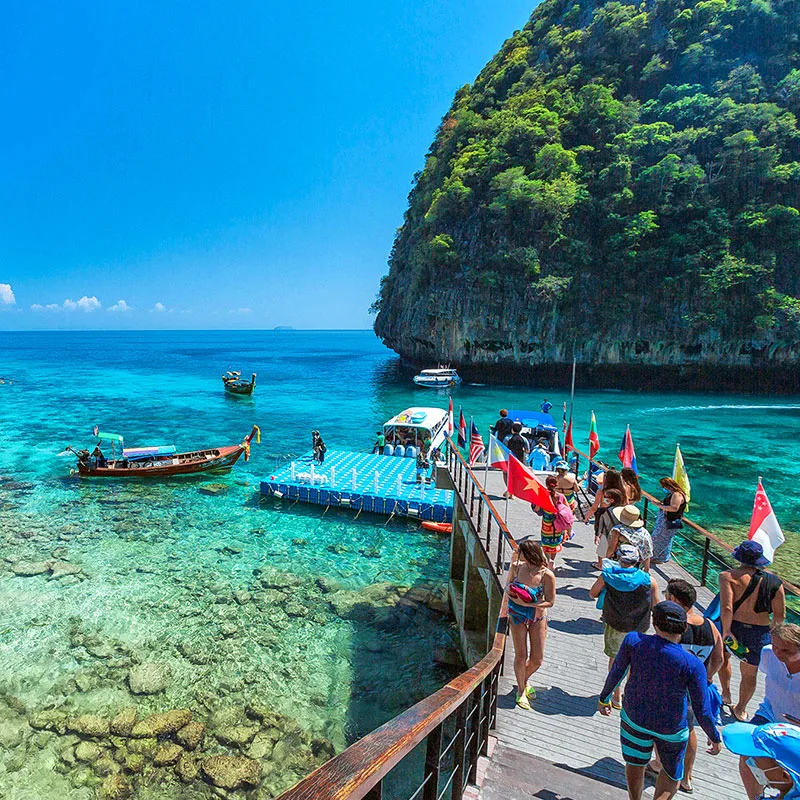 Day-trip-Phi-Phi-Maya-Bay-Phuket-premium-catamaran-3