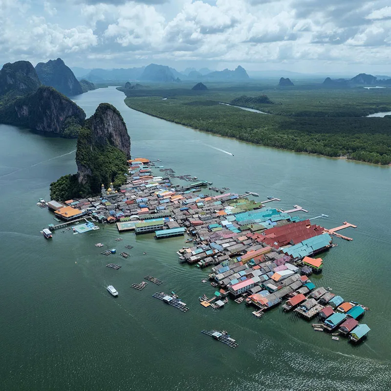 Panyee-village-tour-James-Bond-canoe-speed-catamaran-2