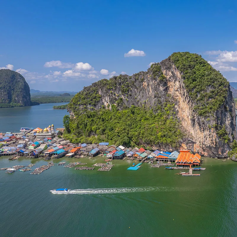 Panyee-village-tour-James-Bond-canoe-speed-catamaran