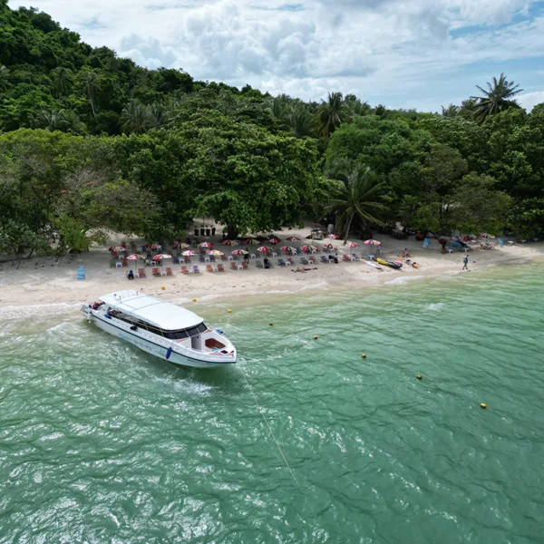 Phi-Phi-4-Islands-khai-Rang-Yai-Island-Speedboat-phuket