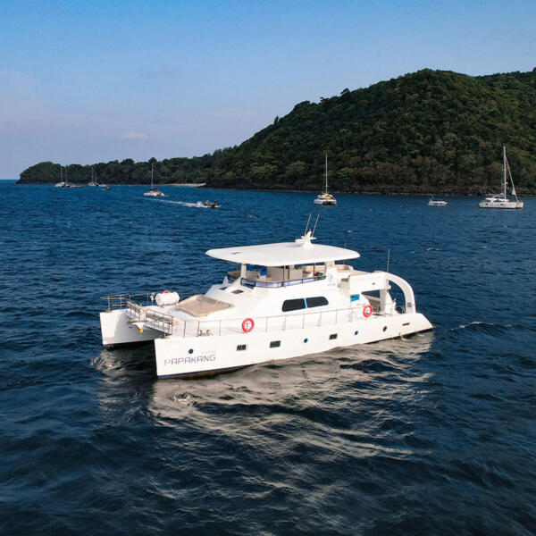 Phuket-Private-Charter-Power-Yacht-Catamaran-Papakang