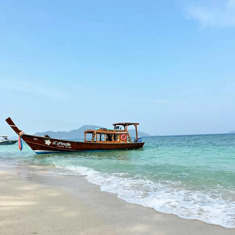 Hua-Thong-Luxury-Longtail-Boat-Charter-Chalong-Phuket-2