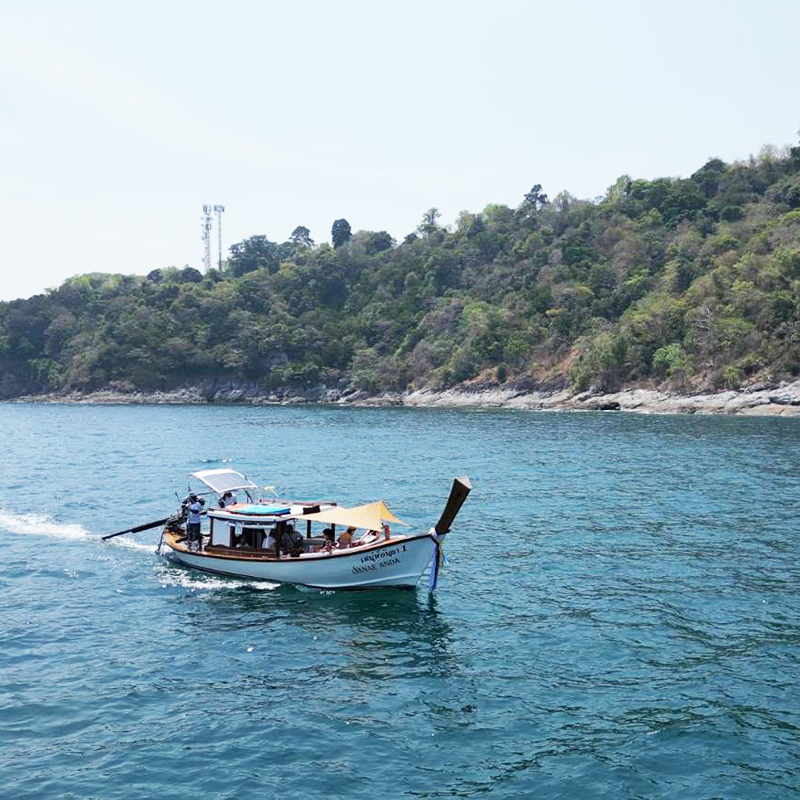 Phuket-luxury-private-longtail-boat-islands-trip-2 Phuket-luxury-private-longtail-boat-islands-trip-2