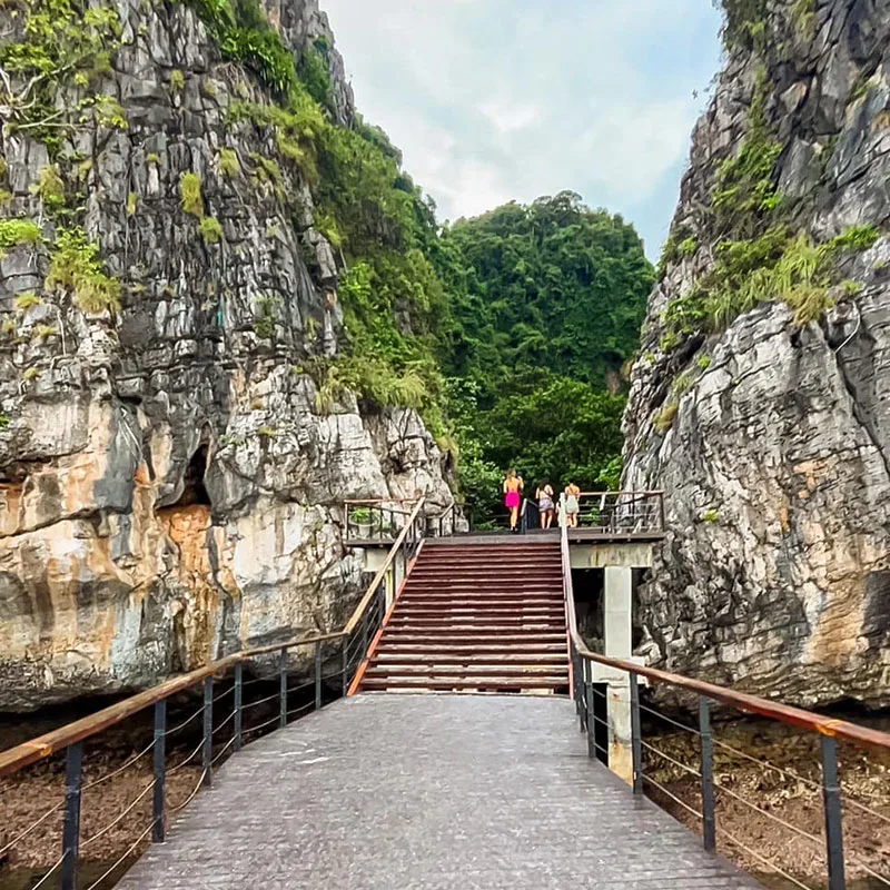 Krabi-Phi-Phi-Island-Early-Bird-Maya-Bay Krabi-Phi-Phi-Island-Early-Bird-Maya-Bay
