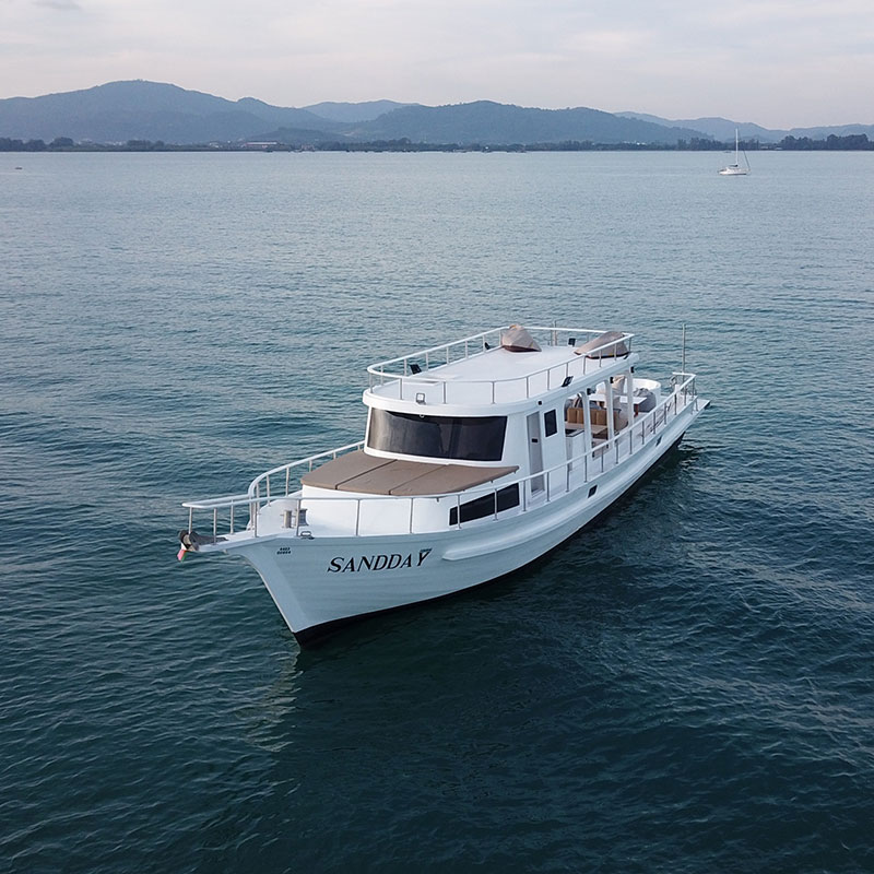 Charter-Phuket-Luxury-White-Vintage-Boat-Sandey-10 Charter-Phuket-Luxury-White-Vintage-Boat-Sandey-10